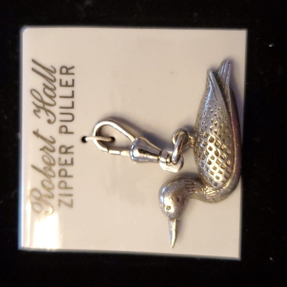 NWT Robert Hall Pewter Zipper Pull